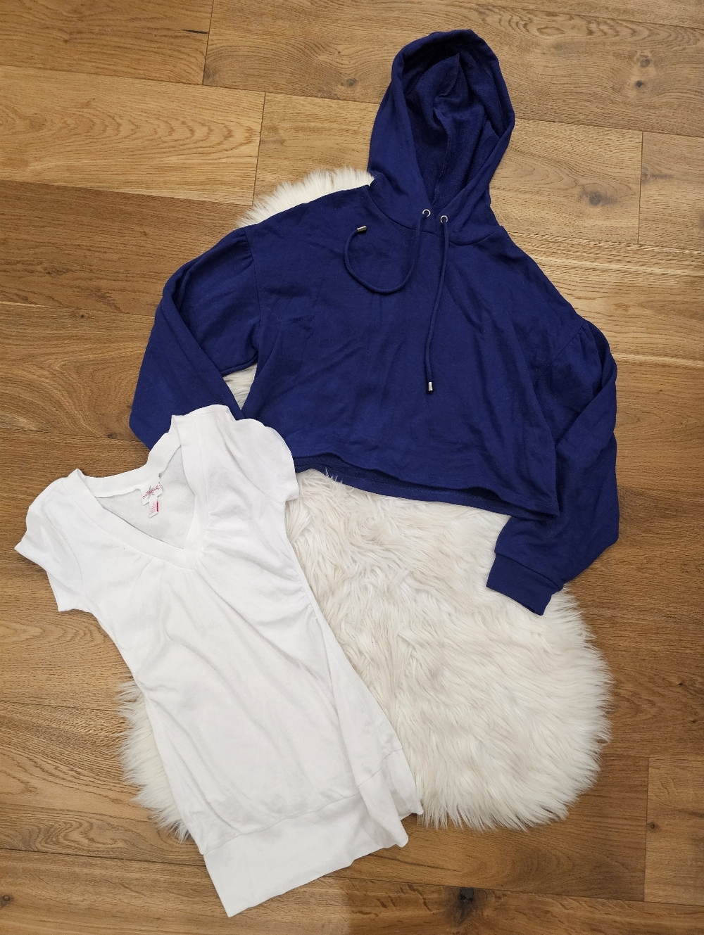 Retro Cropped Navy Hoodie with White V-Neck Tee